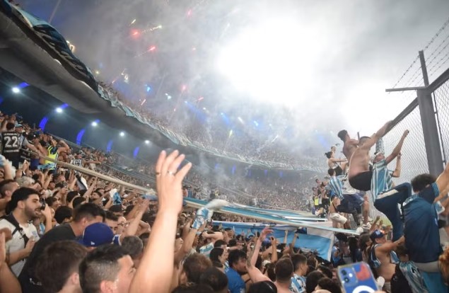 Racing recebe punição com portões fechados após semifinal contra o Corinthians