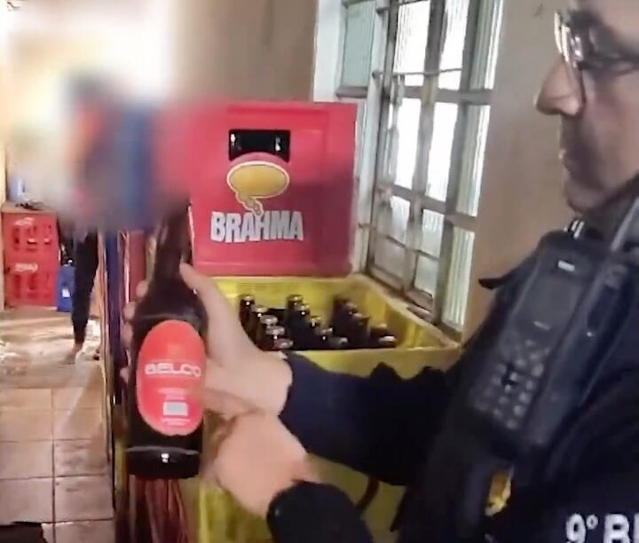 Polícia Militar desativa fábrica clandestina de falsificação de cervejas no DF; VEJA VÍDEO