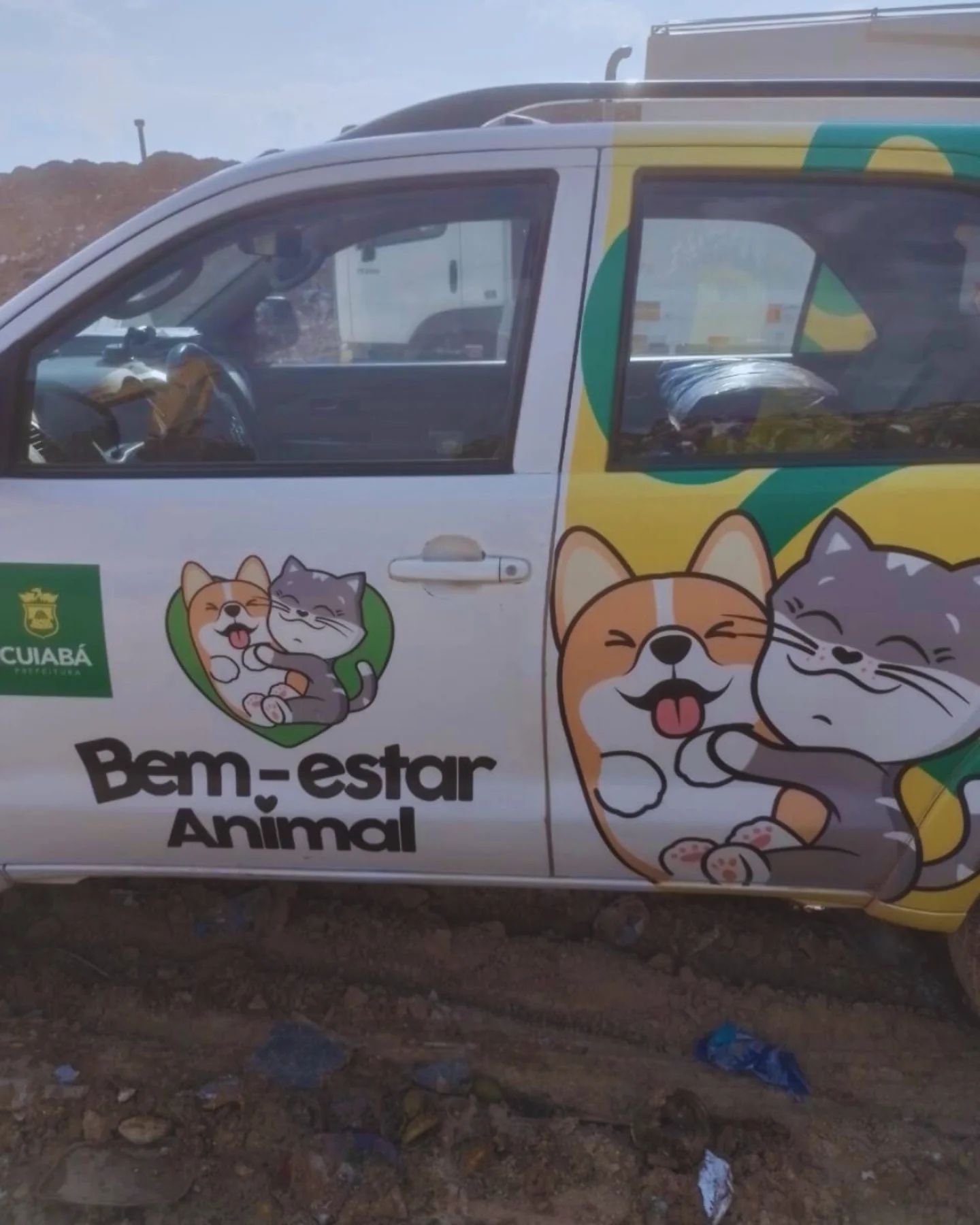 Denúncia de Descarte Ilegal de Animais por Veículo Oficial da Prefeitura de Cuiabá