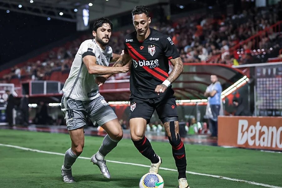 Atlético GO vence o Atlético MG pelo Brasileirão