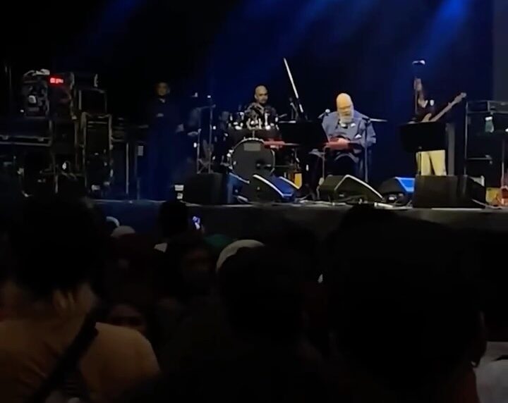 Ed Motta demite funcionário durante show no Rock The Mountain; VEJA VÍDEO