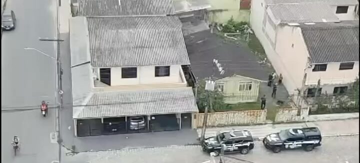 Polícia combate tráfico de drogas em Itajaí em operação policial; VEJA VÍDEO