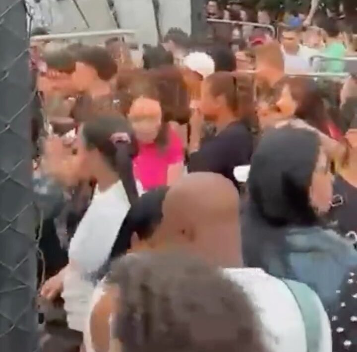 Gravação do DVD de Manu Bahtidão em SP é marcada por invasão de público; VEJA VÍDEO