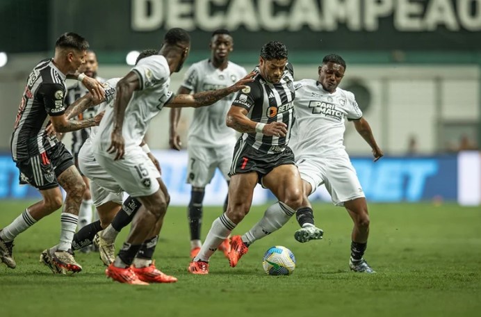 Atlético-MG e Botafogo empatam em jogo tenso antes da final da Libertadores