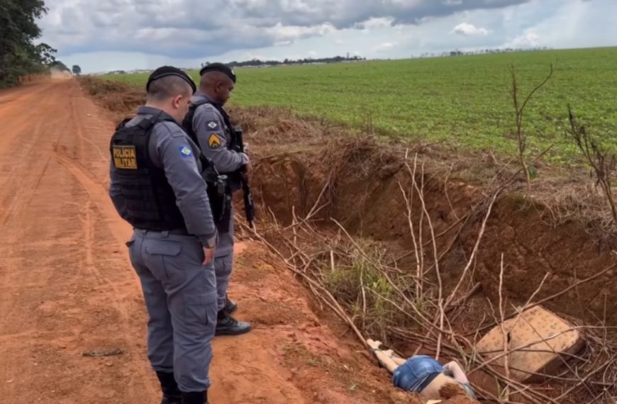 Homem é achado com corda no pescoço e membros amarrados em vala de escoamento