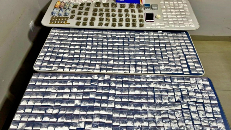 Polícia Militar Prende Dupla com Mais de 900 Porções de Drogas em Sapezal