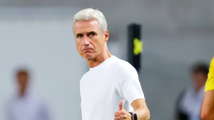 Luís Castro durante partida do Al-Nassr, na Arábia Saudita.