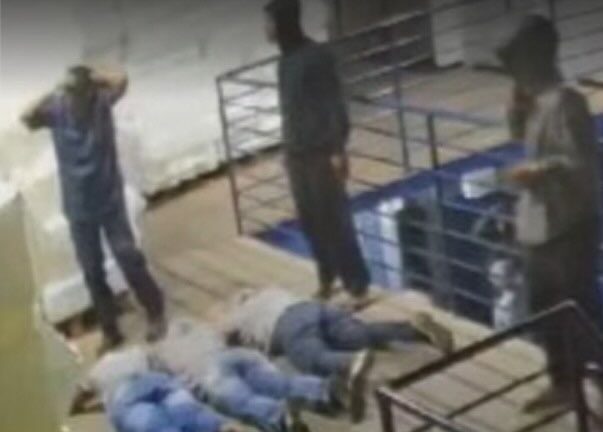 Criminosos invadem fábrica em BH, fazem reféns e confrontam polícia; VEJA VÍDEO