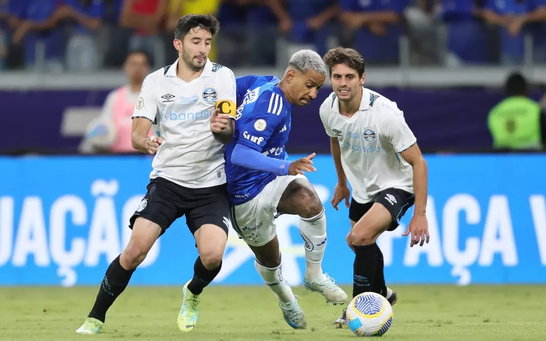 Grêmio e Cruzeiro Empatam no Mineirão e Continuam Sob Pressão no Brasileirão