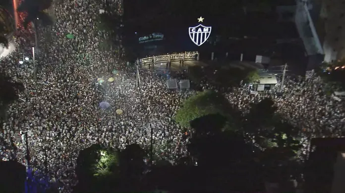 Torcedores disparam bombas em BH durante final da Libertadores; VEJA VÍDEO