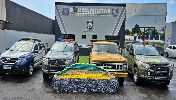 Motorista é preso com 114 tabletes de cocaína