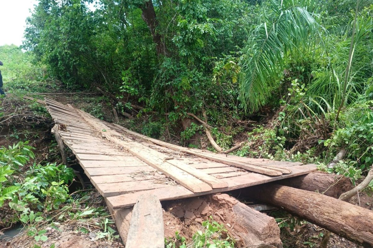 Desmoronamento das pontes em Nobres paralisa cidade e afeta o transporte escolar
