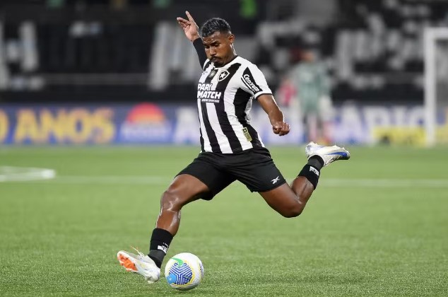 Cuiabano em Botafogo x Vitória