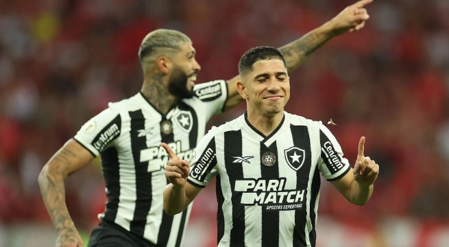 Savarino marca para o Botafogo tornar-se campeão do Brasileirão