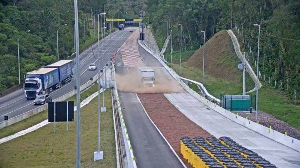 caminhão área de escape