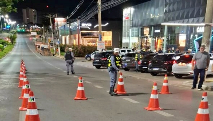 Duas ações da Operação Lei Seca prendem oito condutores embriagados