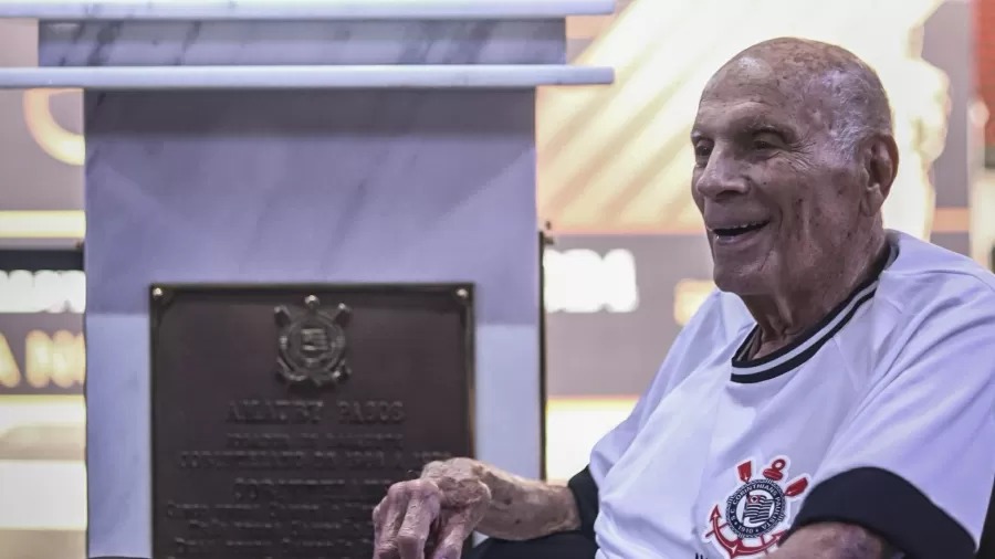 Corinthians realiza tributo a Amaury Pasos, eterno ícone do basquete nacional.