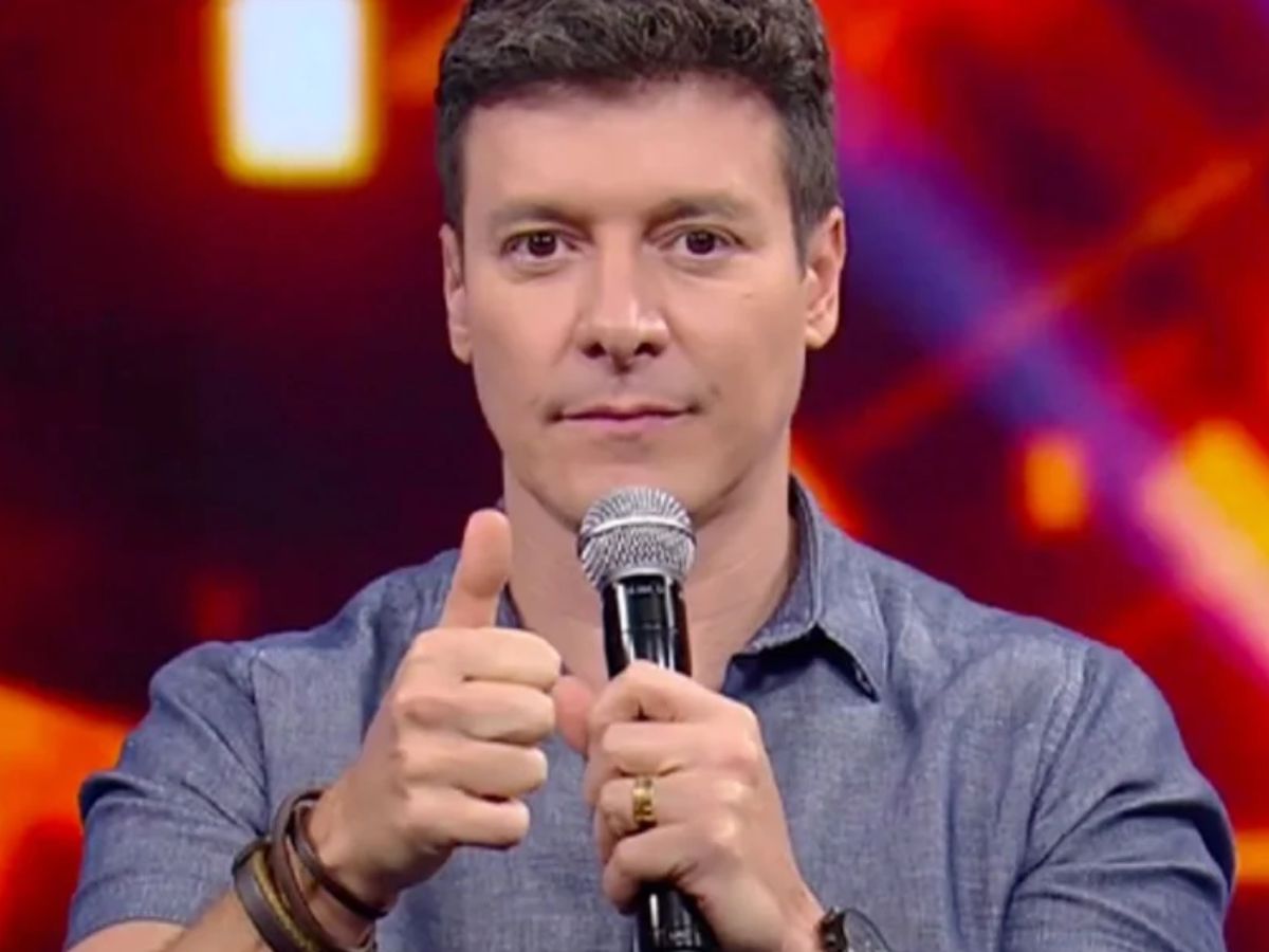 Rodrigo Faro desmonta camarim após despedida da Record; VEJA VÍDEO