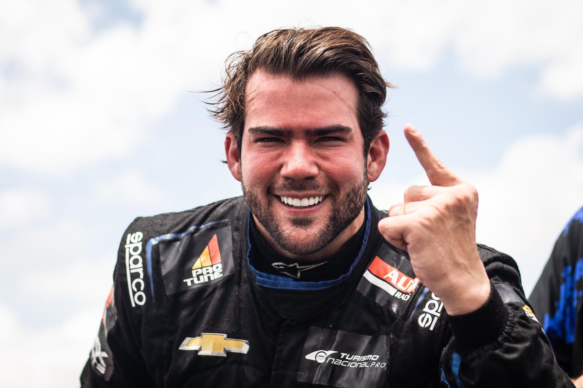 “Feliz em poder dizer que sou o campeão da Sprint. Esse título dá ainda mais motivação para encarar a etapa final”