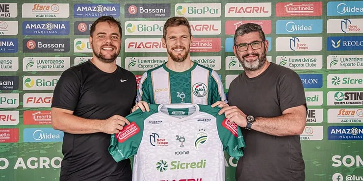 Raul estreou com a camisa do Luverdense no dia 13 de agosto de 2011, em um duelo emocionante contra o Paysandu.