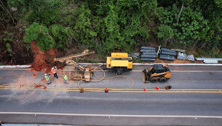 Pare e Siga até segunda-feira