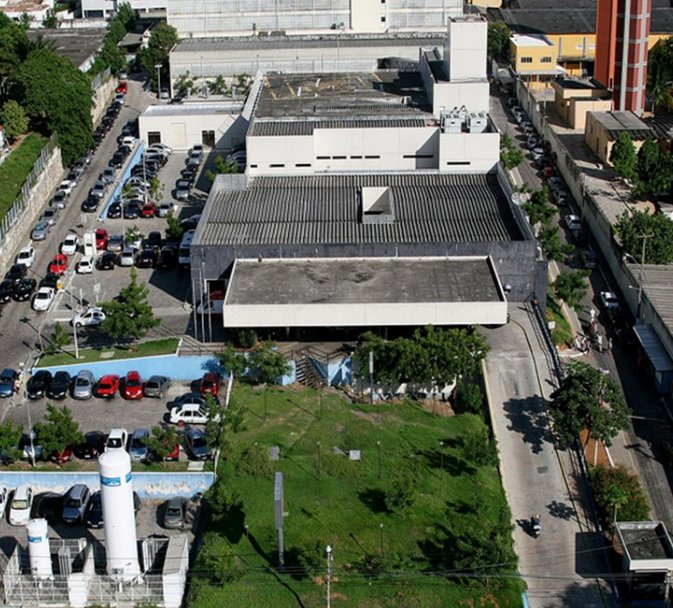 Parte do teto desaba no maior hospital do RN e causa pânico entre funcionários; VEJA VÍDEO