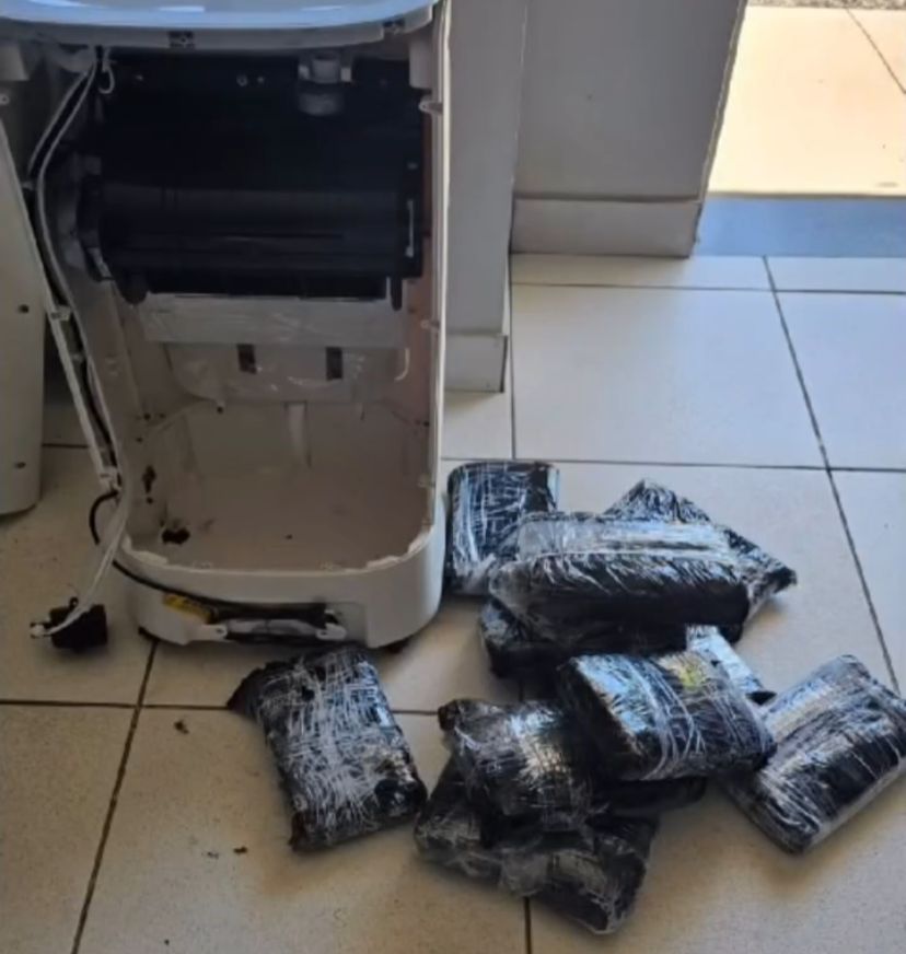 PRF apreende drogas escondidas em climatizador durante abordagem em ônibus