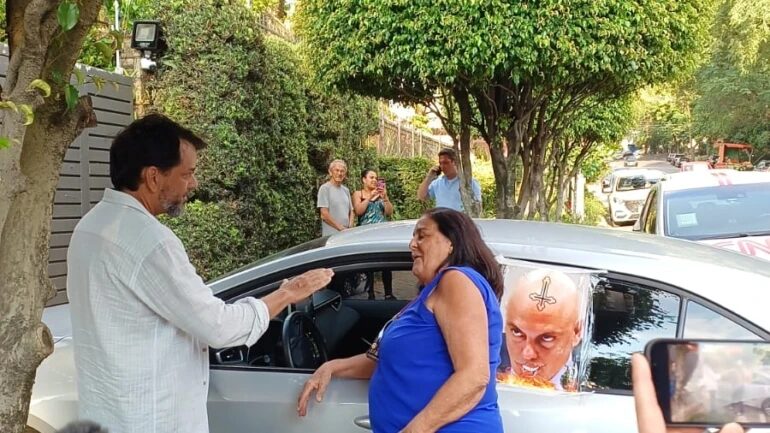 coroa de flores lula