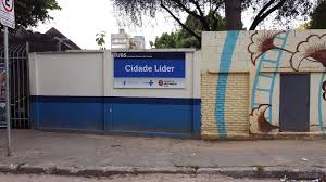 Pacientes são retirados às pressas durante inundação em UBS de São Paulo; VEJA VÍDEO