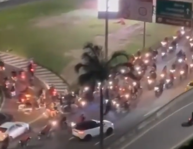 Durante os encontros, moradores relataram incômodos significativos, especialmente pelo barulho causado pelos veículos.