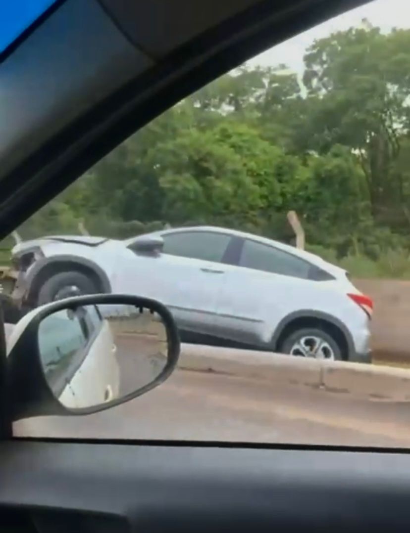 Acidente na Avenida Prefeito Murilo Domingos causa transtornos no trânsito