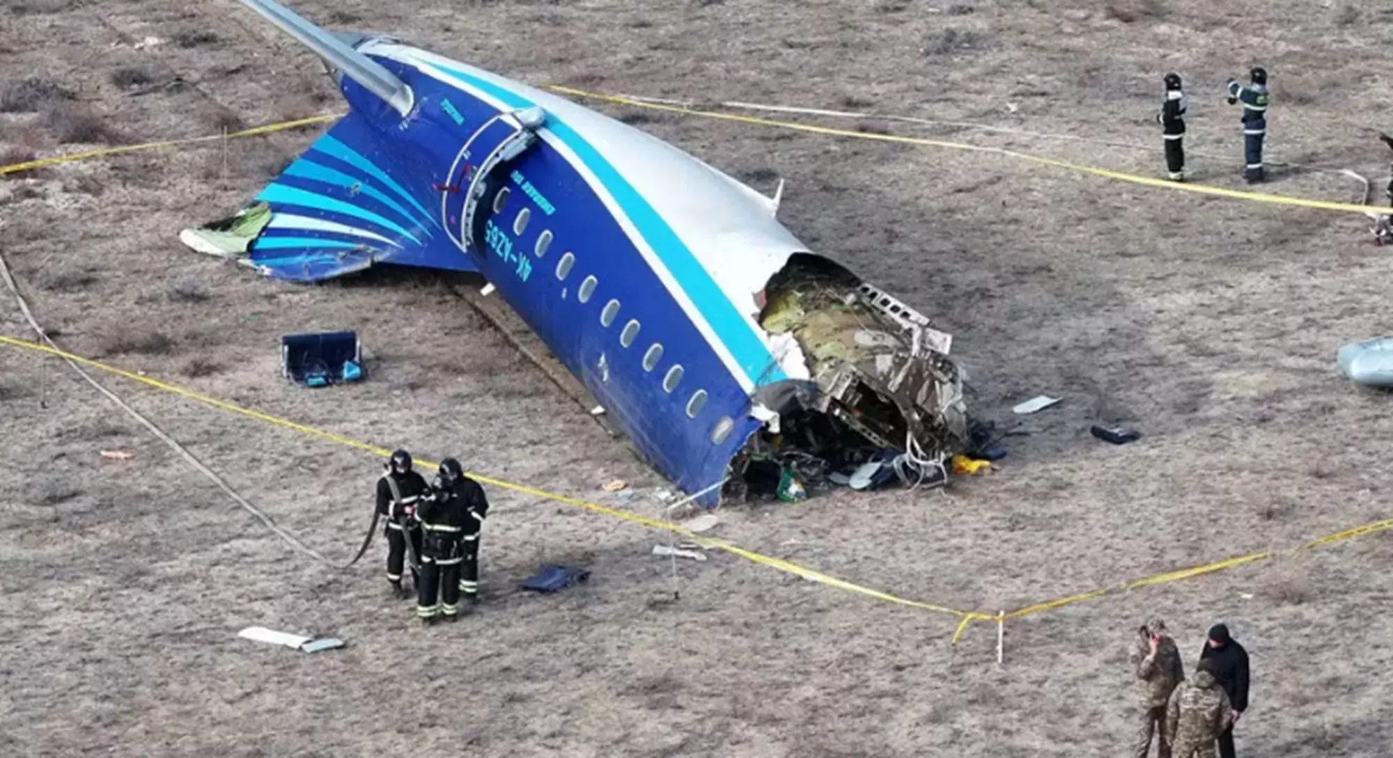 Avião da Embraer com 67 passageiros cai no Cazaquistão, milagre salva vidas; VEJA VÍDEO