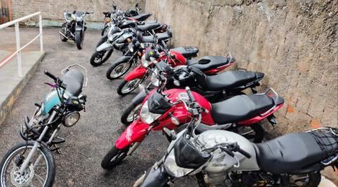 Polícia Militar Apreende Motos e Detém Suspeitos