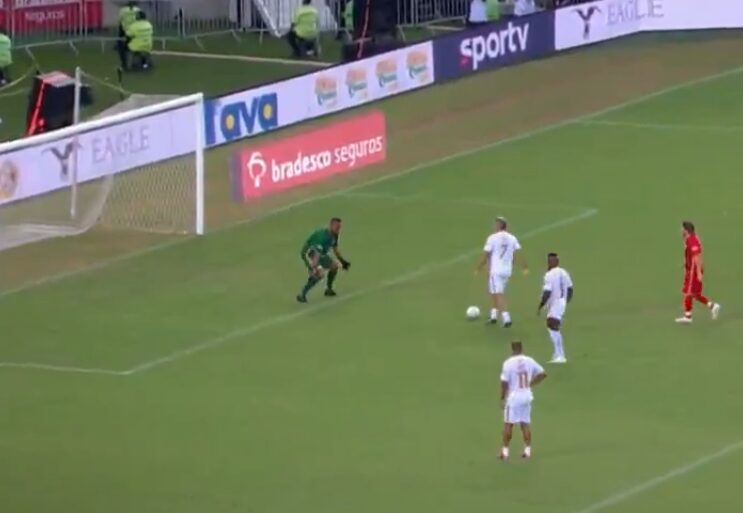 O Jogo das Estrelas, que reúne grandes nomes do futebol brasileiro, é conhecido por celebrar o talento e a história dos maiores craques do esporte.