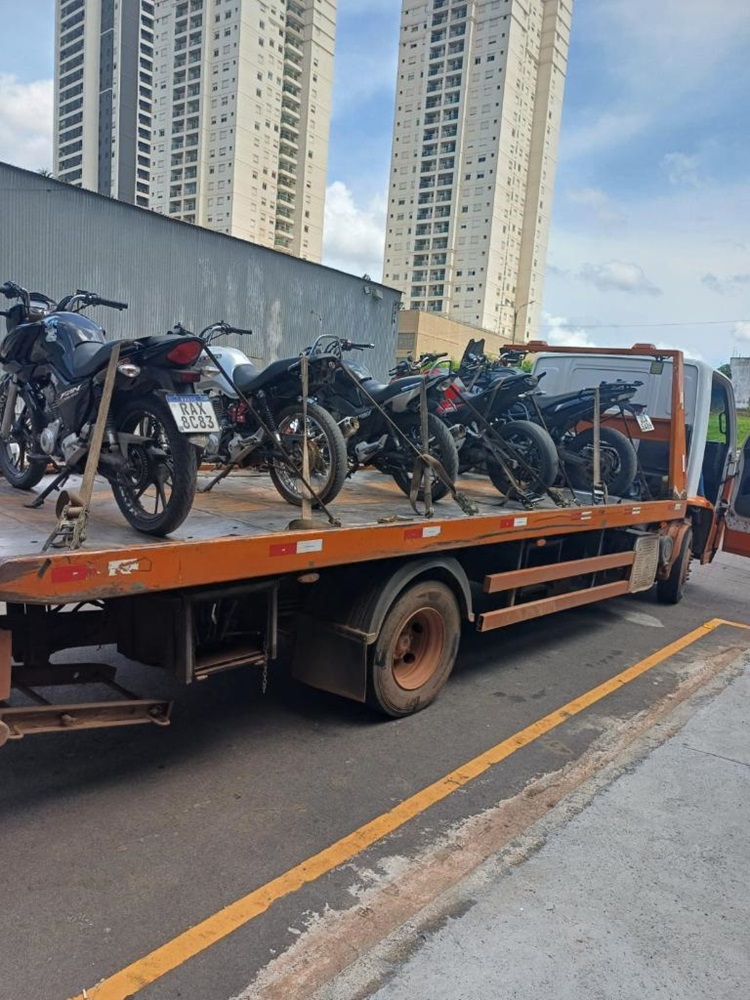 PM Reprime Rolezeiros e Evita Acidentes na Rodovia