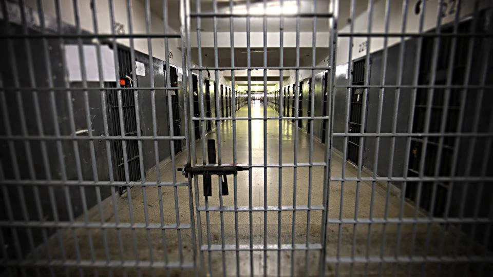 Homem em Manaus implora prisão após traição e viraliza; VEJA VÍDEO