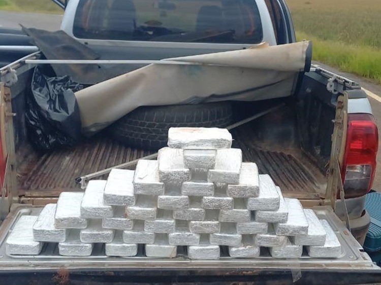 Traficantes caem em flagrante com 39 kg de cocaína