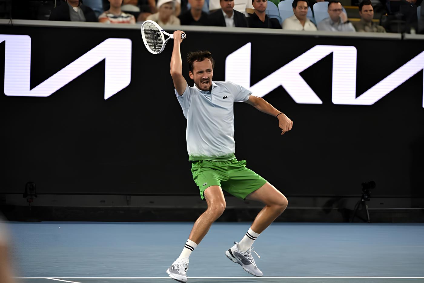 Medvedev é multado após ataque de fúria no Aberto da Austrália