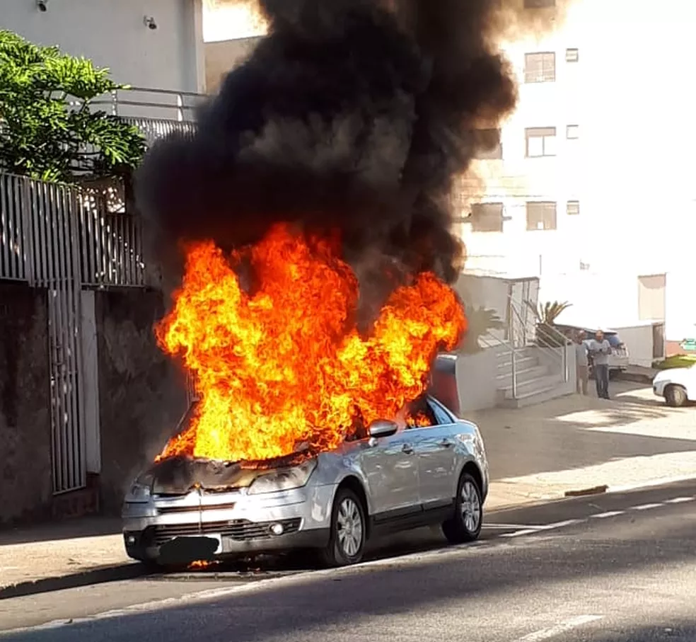Carro fantasma em Goiás vira mistério e intriga moradores; VEJA VÍDEO