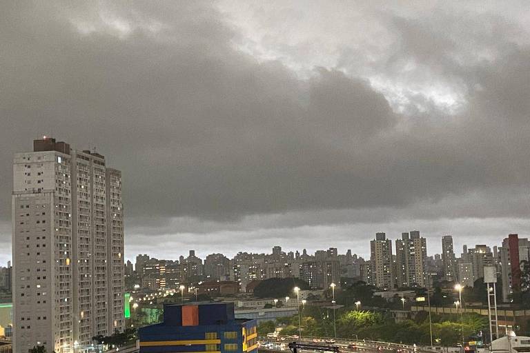 Tempestade deixa São Paulo em alerta e provoca caos na cidade; VEJA VÍDEO