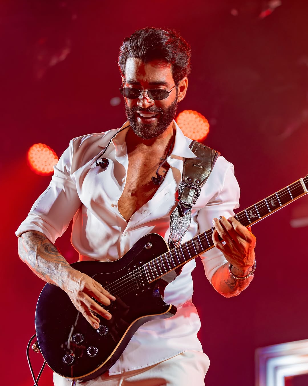 Gusttavo Lima critica governo durante show em Balneário Camboriú; VEJA VÍDEO