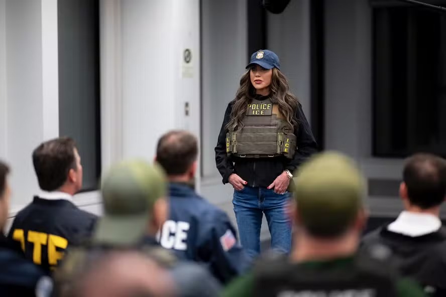 Operação em Nova York prende milhares de imigrantes nesta terça-feira; VEJA VÍDEO