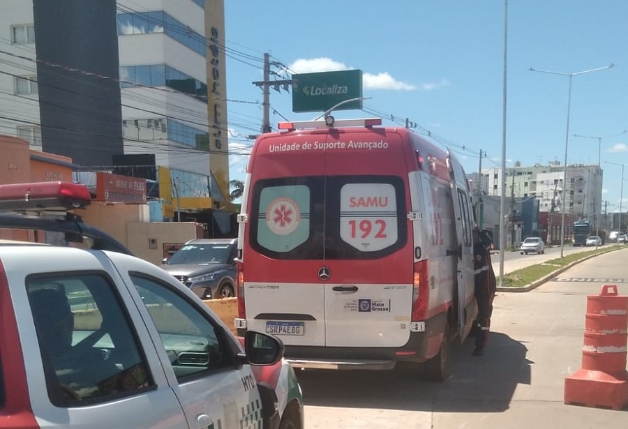 Jovem motociclista sofre acidente grave após colisão em Várzea Grande