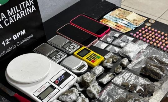 Irmãs são presas por tráfico de drogas em Camboriú após operação policial; VEJA VÍDEO