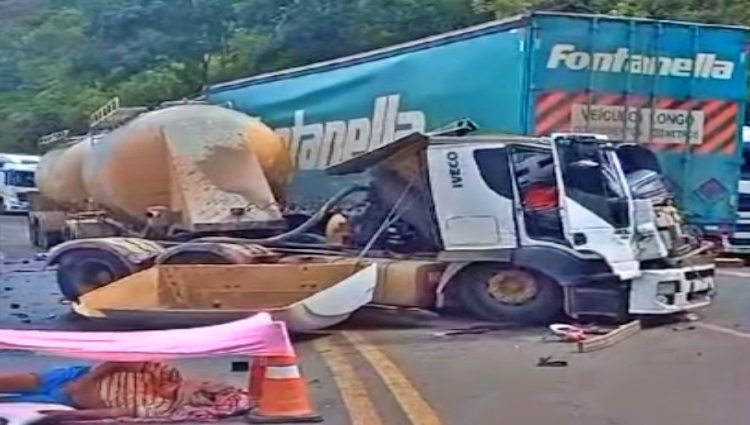 Caminhão-tanque derrama combustível e causa pânico na Serra da Petrovina