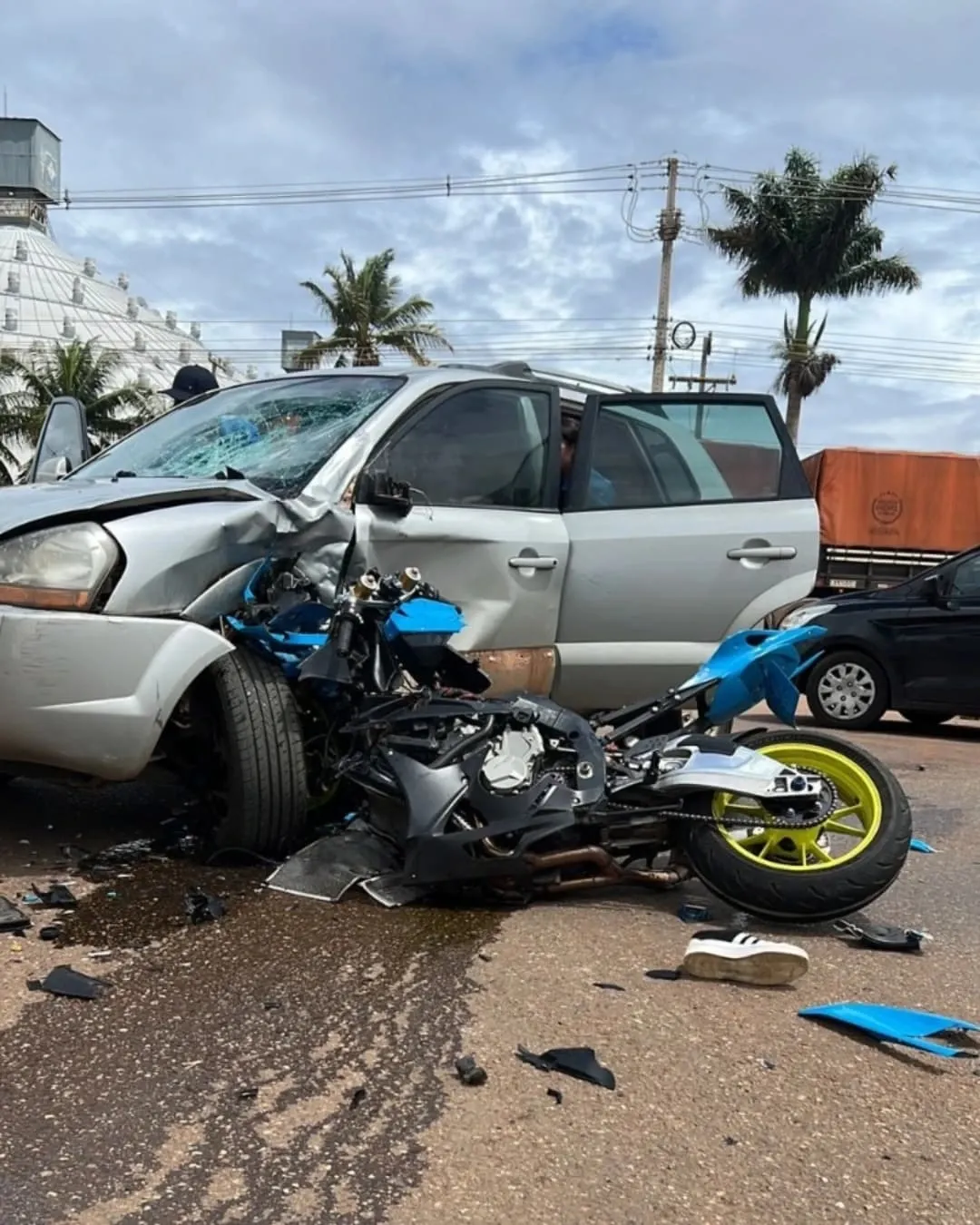 Influenciador Guilherme Heinhemer morre em colisão brutal