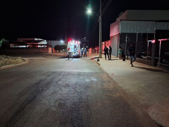 Jovem de 26 anos morre após violenta colisão contra poste em Juína