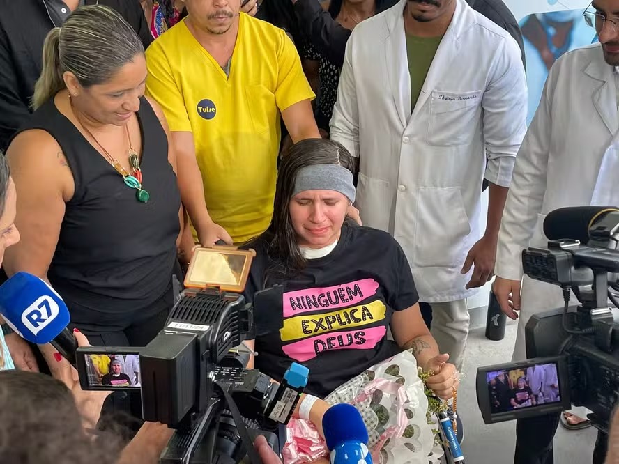 Jovem baleada na cabeça pela PRF recebe alta após 45 dias e surpreende família; VEJA VÍDEO