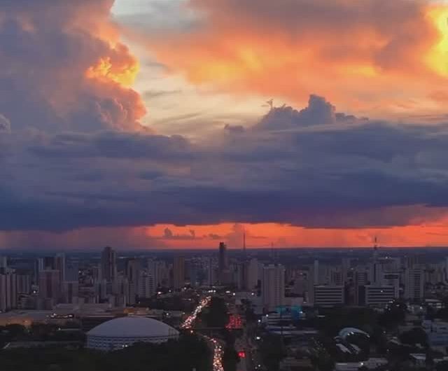 Pôr do Sol Impressionante em Cuiabá Viraliza
