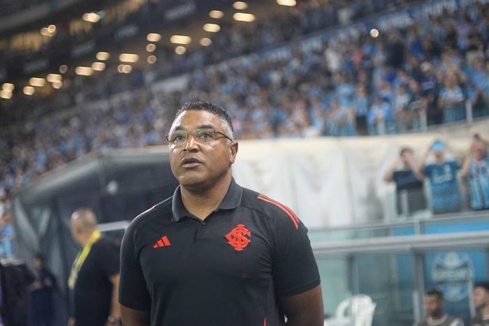 Roger Machado é expulso em Gre-Nal após polêmica com auxiliar; SAIBA DETALHES